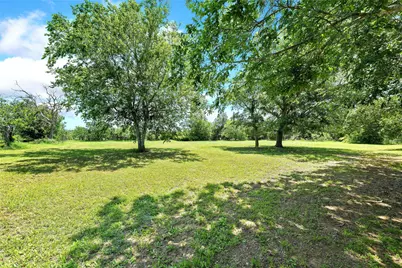 372 Hidden Oaks Drive, Elgin, TX 78621 - Photo 35