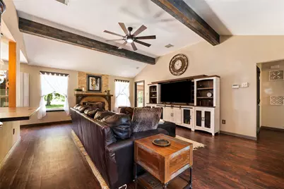 372 Hidden Oaks Drive, Elgin, TX 78621 - Photo 5