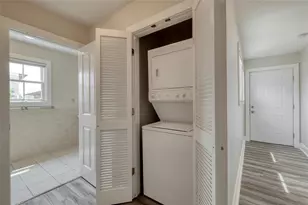 1105 W 40th St, Austin, TX 78756 - Photo 11