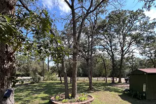 242 Shadow Oak Dr, Bastrop, TX 78602 - Photo 9
