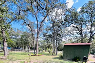 242 Shadow Oak Dr, Bastrop, TX 78602 - Photo 5