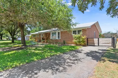 2712 Braemar Drive, Waco, TX 76710 - Photo 3
