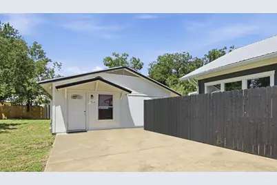 811/ 813 S Commerce Street, Lockhart, TX 78644 - Photo 33
