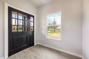 600 Kimbro St, Taylor, TX 76574 - Photo 3