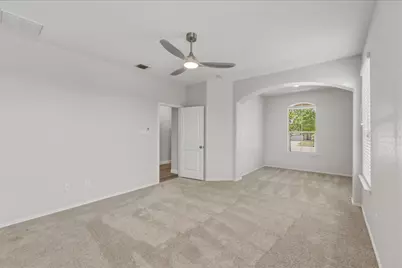 301 Serpentine Lane, Jarrell, TX 76537 - Photo 15