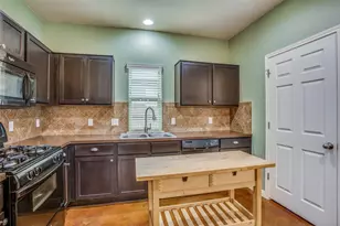 4518 Senda Ln, Austin, TX 78725 - Photo 11