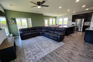 236 Blue Agate Ct, Jarrell, TX 76537 - Photo 5