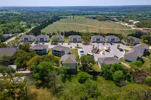 304 Stubblefield Ln, Liberty Hill, TX 78642 - Photo 33