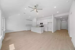 313 Sepulveda St, Hutto, TX 78634 - Photo 5