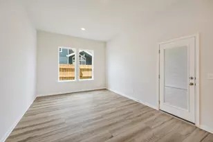 8517 Dongan Dr, Austin, TX 78744 - Photo 7
