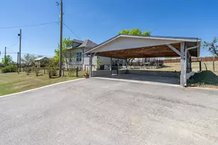 300 Herrin St, Coupland, TX 78615 - Photo 33