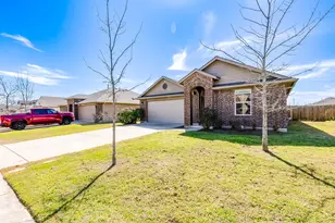 406 Camellia Dr, Hutto, TX 78634 - Photo 3