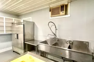 1102 Beech St, Taylor, TX 76574 - Photo 29