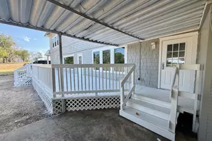 1102 Beech St, Taylor, TX 76574 - Photo 7