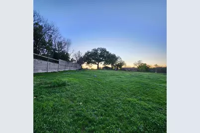 701 Montgomery Street, Georgetown, TX 78626 - Photo 3