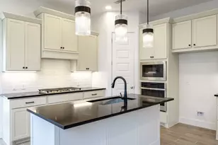 8704 Basil Hayden Ln, Austin, TX 78744 - Photo 7