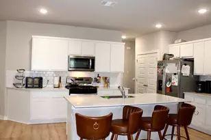 174 Gullivers Dr, Elgin, TX 78621 - Photo 5