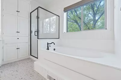 27030 Masters Parkway, Spicewood, TX 78669 - Photo 21