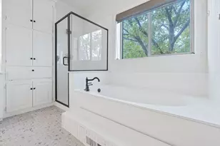 27030 Masters Pkwy, Spicewood, TX 78669 - Photo 21