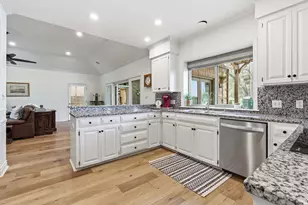 27030 Masters Pkwy, Spicewood, TX 78669 - Photo 11