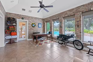 27030 Masters Pkwy, Spicewood, TX 78669 - Photo 29