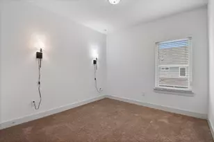 7209 Bassett Ct, Austin, TX 78741 - Photo 29