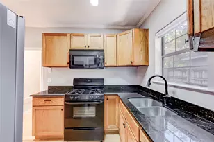 74 Julius St, Austin, TX 78702 - Photo 11