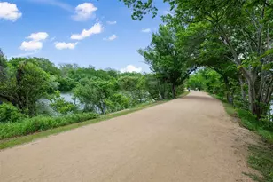 74 Julius St, Austin, TX 78702 - Photo 23