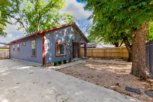 74 Julius St, Austin, TX 78702 - Photo 3