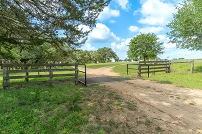5018 Wolters Road, Schulenburg, TX 78956 - Photo 7