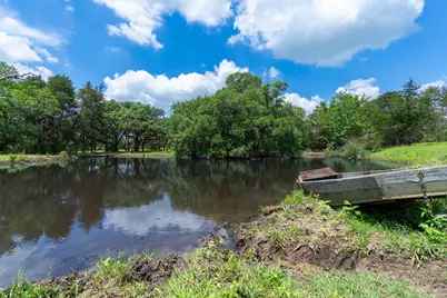 5018 Wolters Road, Schulenburg, TX 78956 - Photo 19