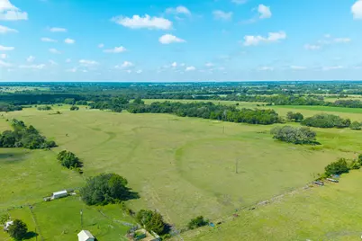 5018 Wolters Road, Schulenburg, TX 78956 - Photo 5