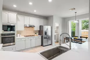 10808 Beachmont Ln, Austin, TX 78739 - Photo 5
