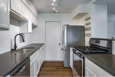 2119 Gaston Place Drive #B, Austin, TX 78723 - Photo 9