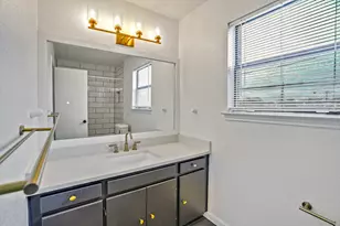 2119 Gaston Pl Dr, Austin, TX 78723 - Photo 11