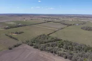 541 County Rd 464, Thorndale, TX 76577 - Photo 1