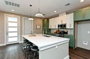 1202 Cometa St, Austin, TX 78721 - Photo 9