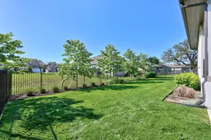 105 Monterey Oak Trl, Georgetown, TX 78628 - Photo 35