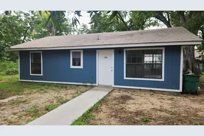 903 W 1st Street, Cameron, TX 76520 - Photo 5