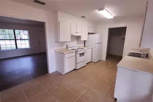 903 W 1st St, Cameron, TX 76520 - Photo 13