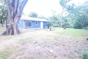 903 W 1st St, Cameron, TX 76520 - Photo 19