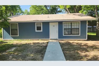 903 W 1st Street, Cameron, TX 76520 - Photo 1