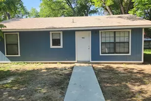 903 W 1st St, Cameron, TX 76520 - Photo 1
