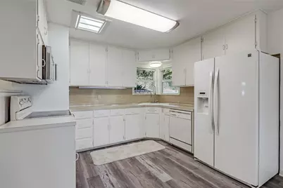 19519 Draper Mountain Trail, Lago Vista, TX 78645 - Photo 9