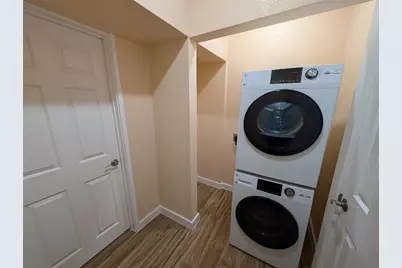 320 Laredo Street, Lockhart, TX 78644 - Photo 19