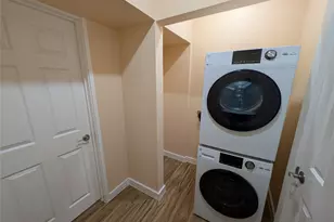 320 Laredo St, Lockhart, TX 78644 - Photo 19