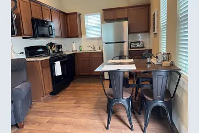 911-B Morrow Street, Austin, TX 78757 - Photo 3