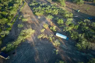 1096 Co Rd 447, Waelder, TX 78959 - Photo 13