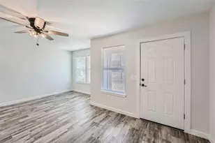 113 Fisher St, Elgin, TX 78621 - Photo 5