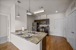 6725 Circle South Rd, Austin, TX 78745 - Photo 5